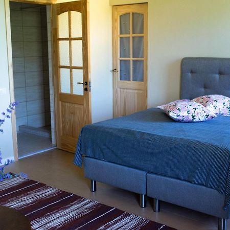 Livi Avat Apartamento Ikla Exterior foto