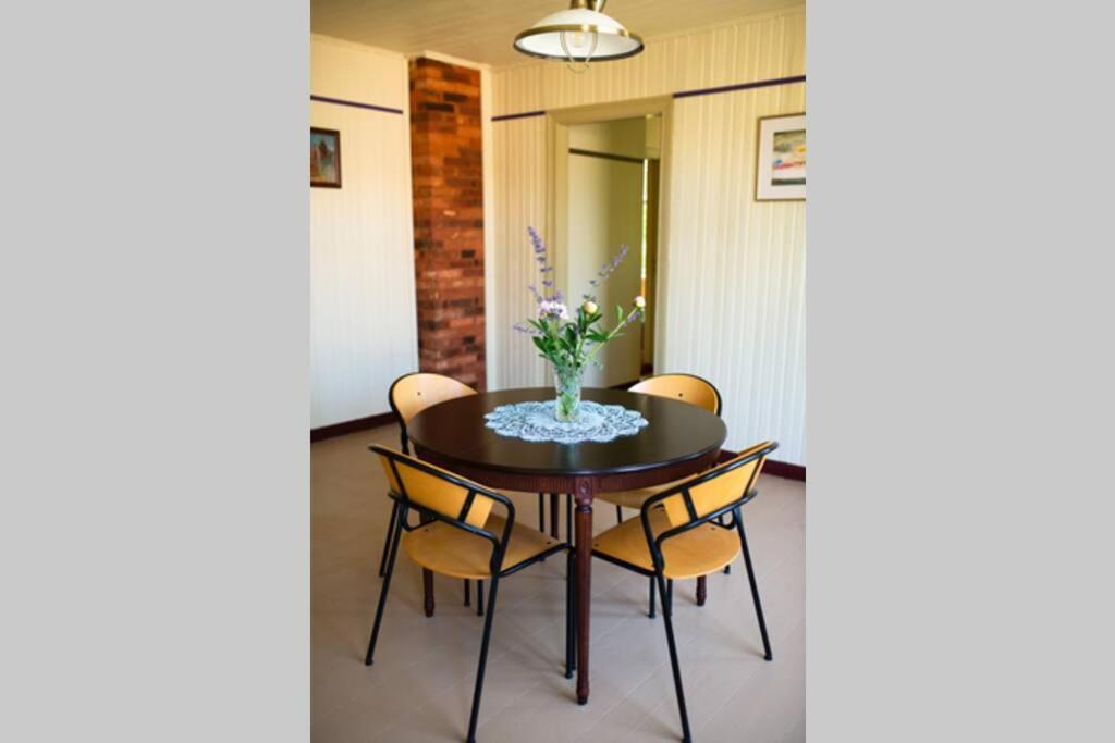 Livi Avat Apartamento Ikla Exterior foto